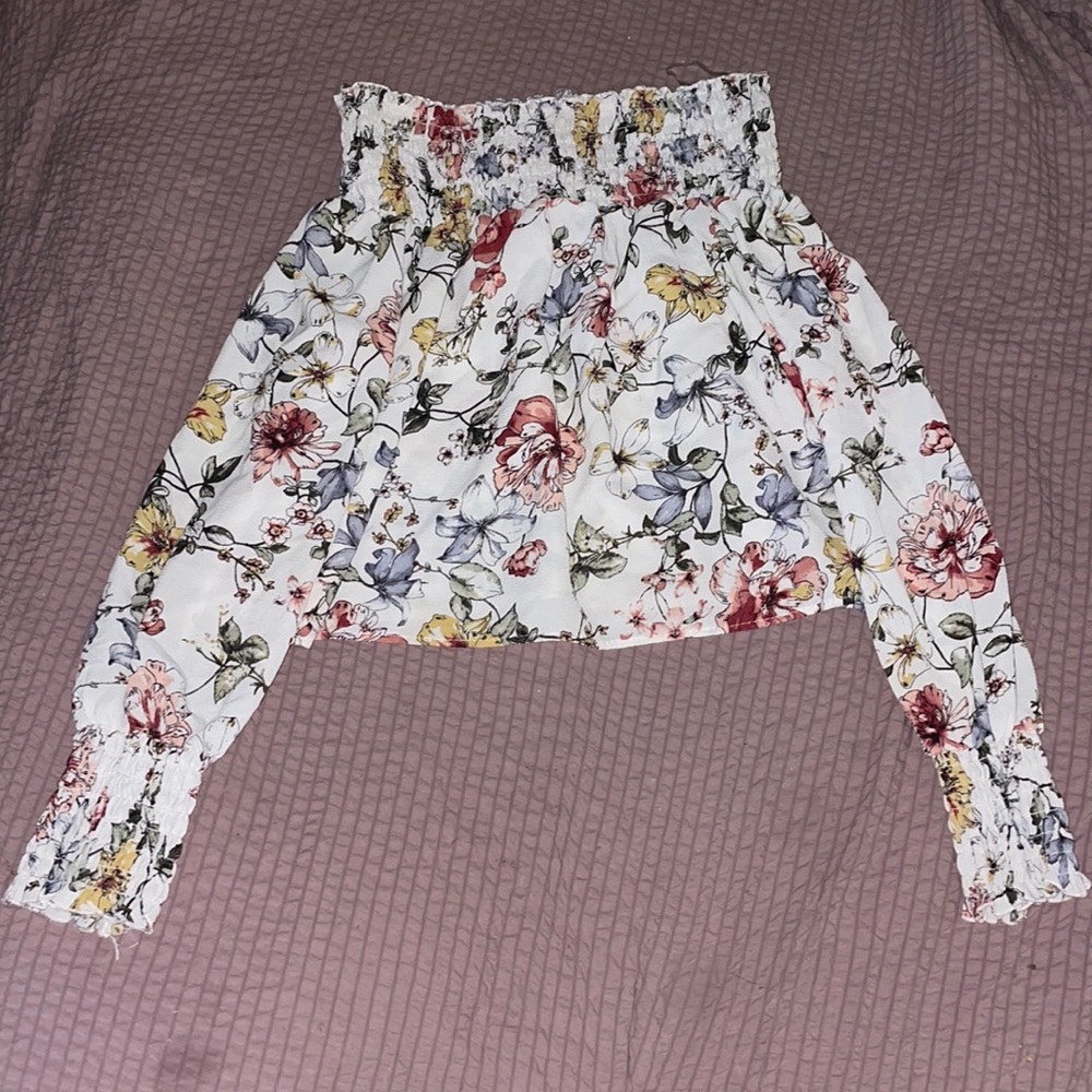 Flower print off the shoulder long sleeve crop shirt